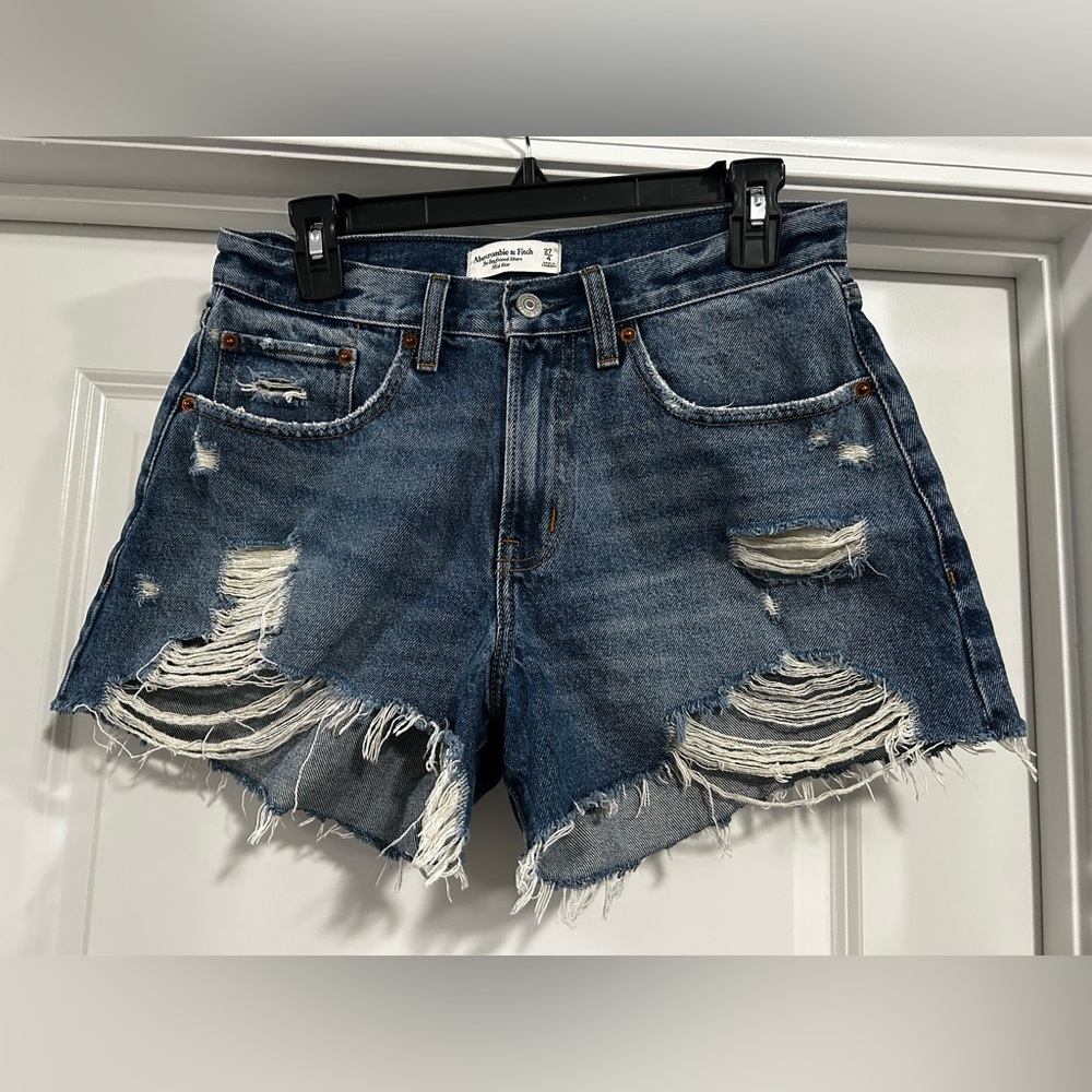 Abercrombie & Fitch Mid Rise Boyfriend Distressed Jean Shorts‎